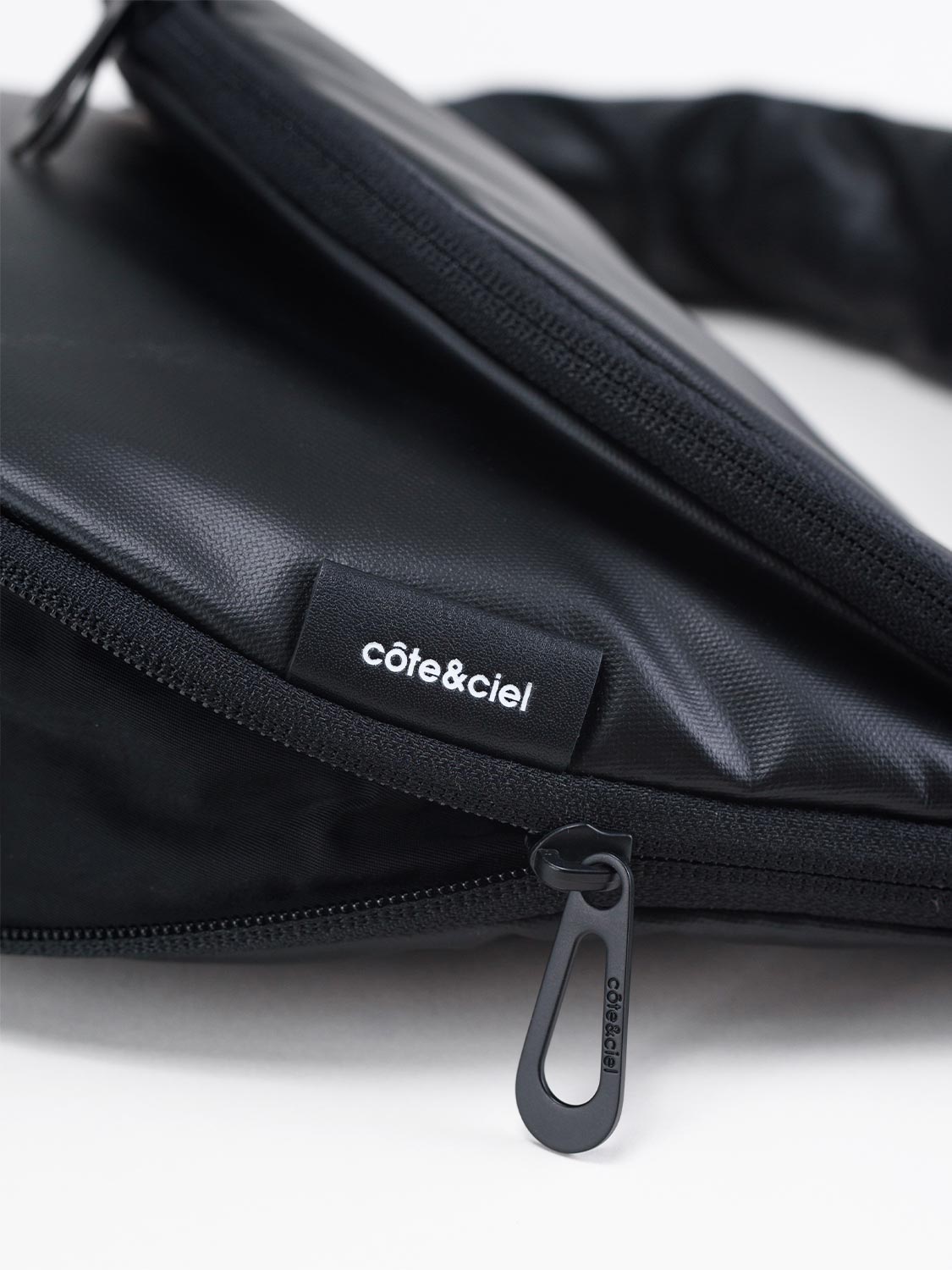 Côte & Ciel Black Hala S Bag