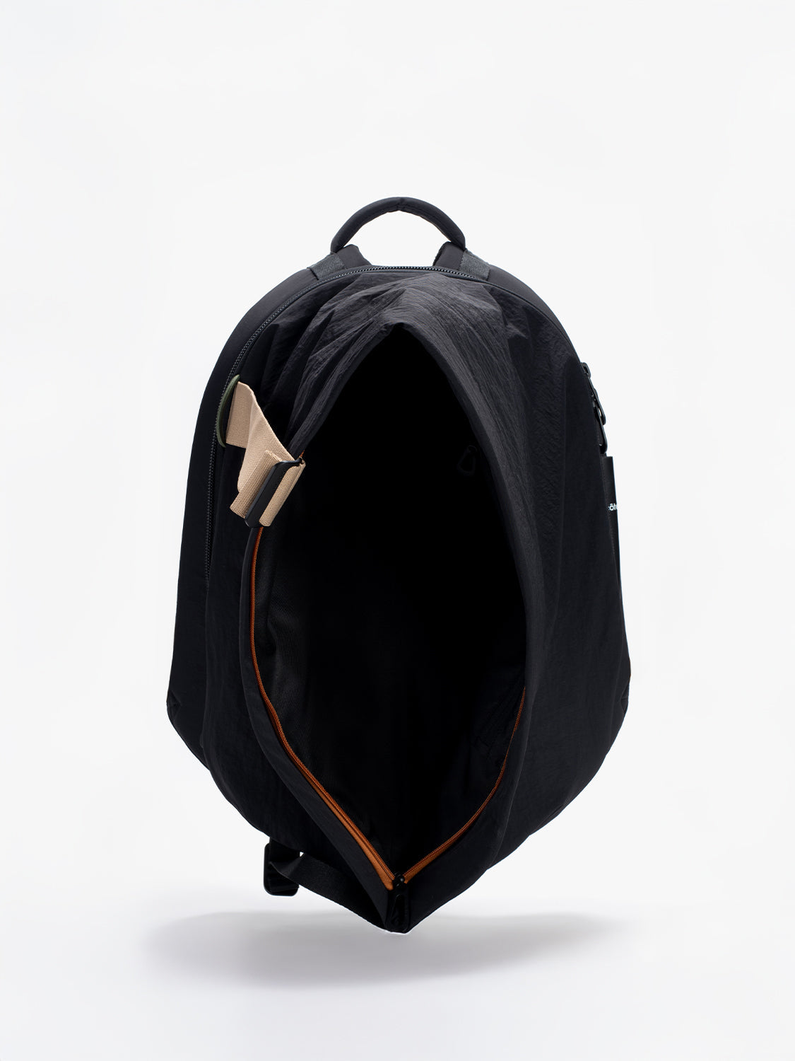 Isar M Smooth Black Colour Accent Backpack